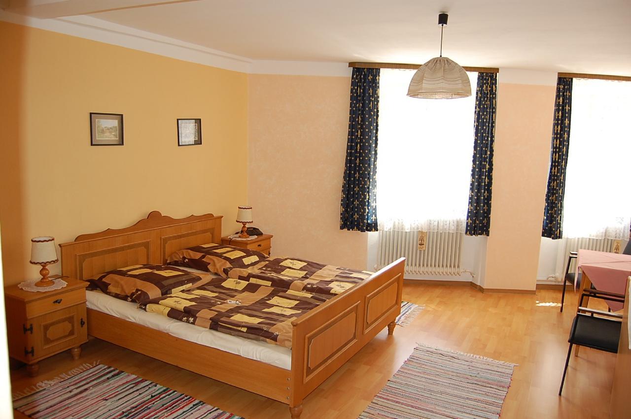 Hotel "Frankischer Hof" Garni Динкельсбюль Экстерьер фото